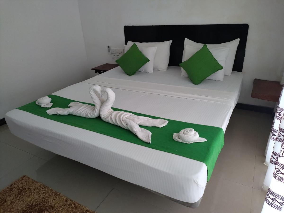 Village Mango Resort Yala Tissamaharama Buitenkant foto